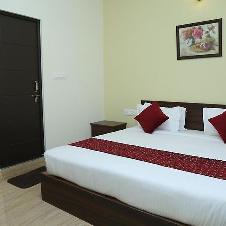 Hotel Bangalore Airport Inn, Near Kempegowda Airport, Airport Pickup & Drop Available 24X7 Devanahalli Buitenkant foto