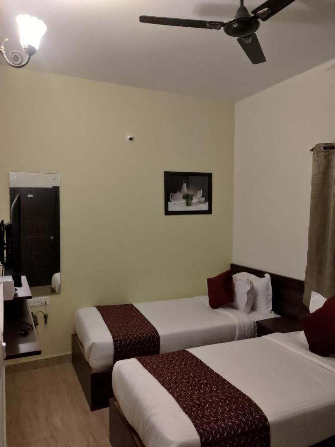 Hotel Bangalore Airport Inn, Near Kempegowda Airport, Airport Pickup & Drop Available 24X7 Devanahalli Buitenkant foto