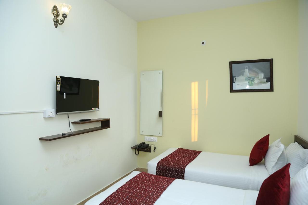 Hotel Bangalore Airport Inn, Near Kempegowda Airport, Airport Pickup & Drop Available 24X7 Devanahalli Buitenkant foto