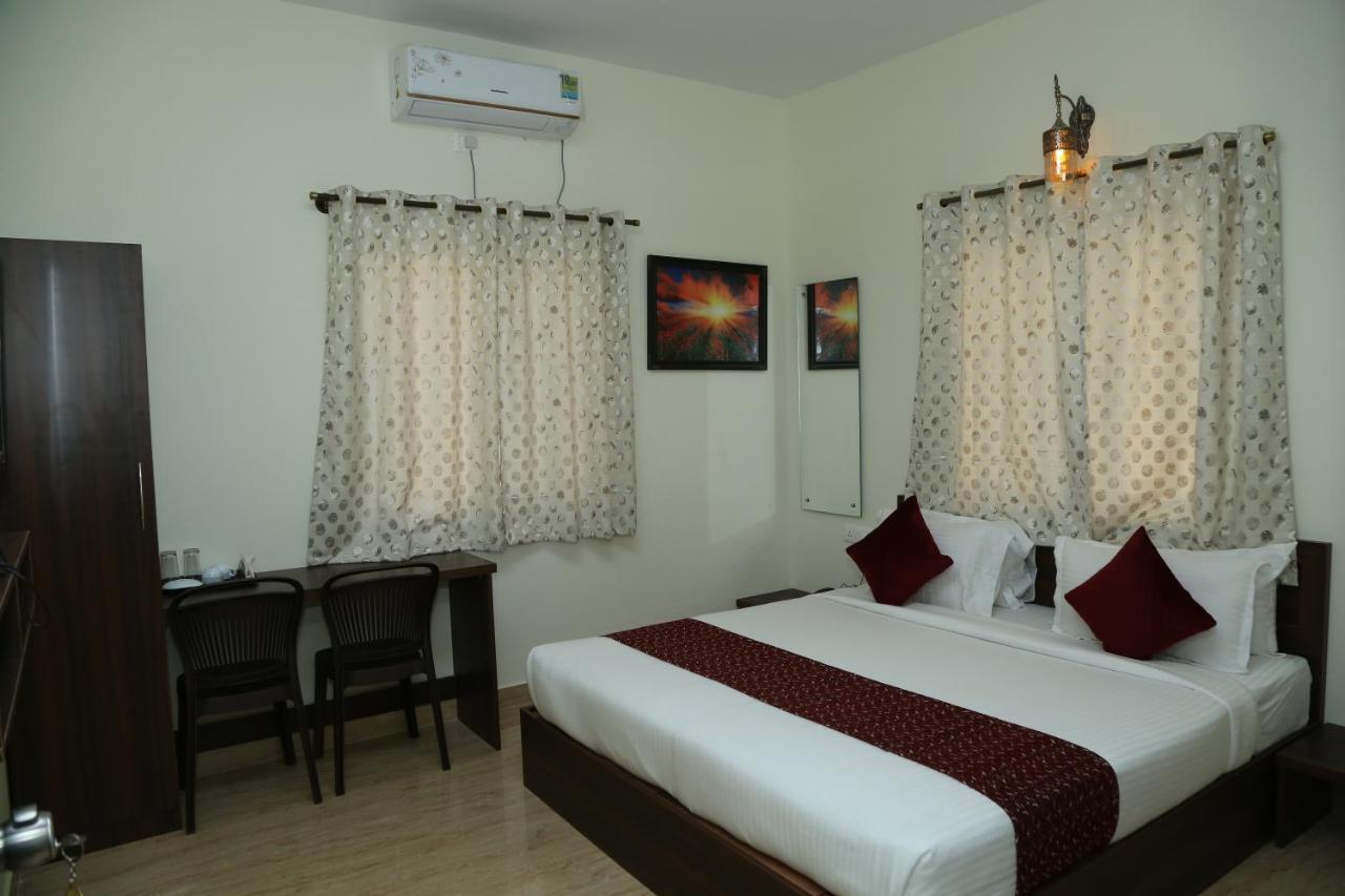 Hotel Bangalore Airport Inn, Near Kempegowda Airport, Airport Pickup & Drop Available 24X7 Devanahalli Buitenkant foto