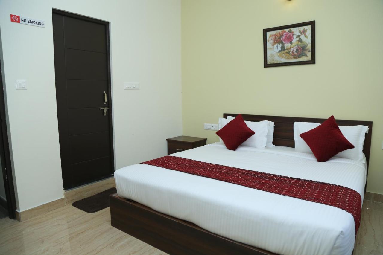 Hotel Bangalore Airport Inn, Near Kempegowda Airport, Airport Pickup & Drop Available 24X7 Devanahalli Buitenkant foto