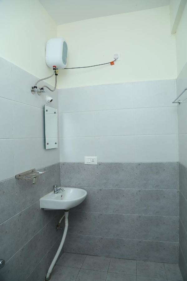Hotel Bangalore Airport Inn, Near Kempegowda Airport, Airport Pickup & Drop Available 24X7 Devanahalli Buitenkant foto